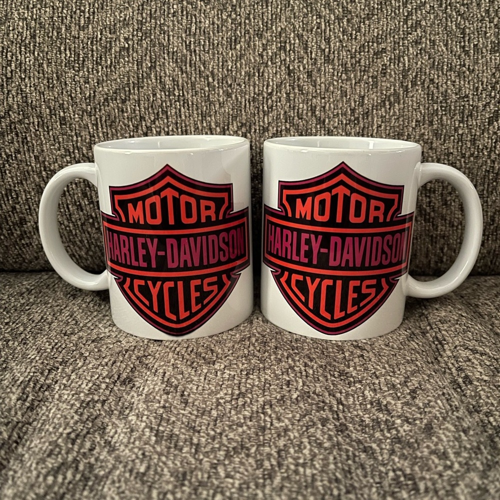 You will receive 2 11 ounce ceramic cups
